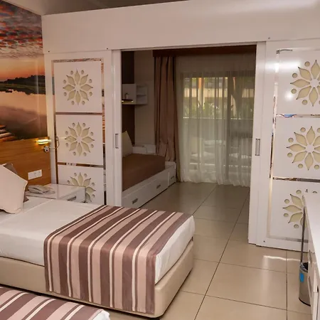호텔 Village Tuerkiye 4*